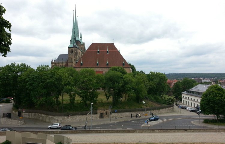 Erfurt: mehr Mülltonnen und Zäune bei Konzerten auf dem Domplatz
