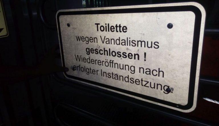 Jena: Toilette im Paradies muss wegen Vandalismus geschlossen werden