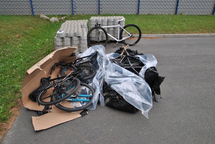 Gestohlene Fahrräder bei Verkehrskontrolle auf der A4 gefunden