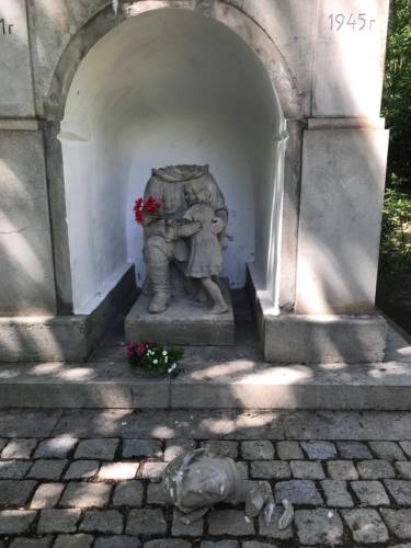 Nordhausen – Denkmal auf Ehrenfriedhof geköpft