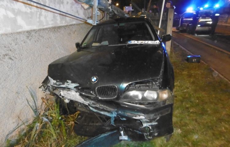 Eisenberg: BMW-Fahrer flieht vor Polizei
