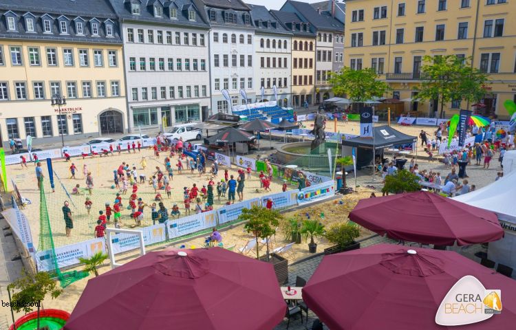 Gera: Beachvolleyball-Festival auf dem Markt
