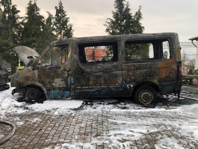 Niederspier: 2 Fahrzeuge abgebrannt