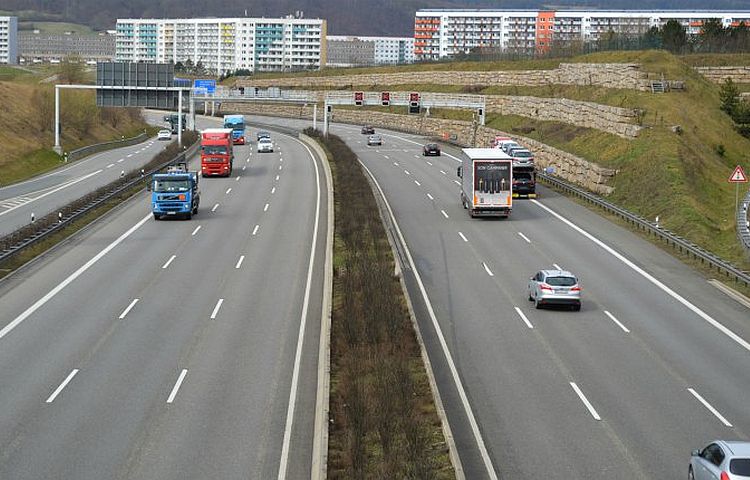 Bundesregierung plant kein Tempolimit auf Autobahnen