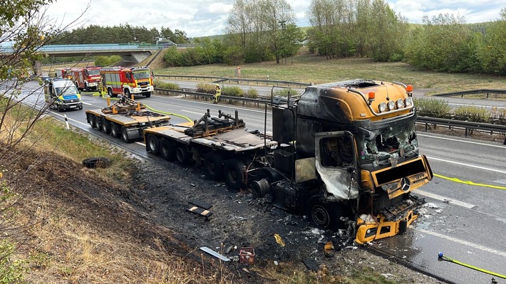 Ilmenau: Schwerlasttransporter in Flammen