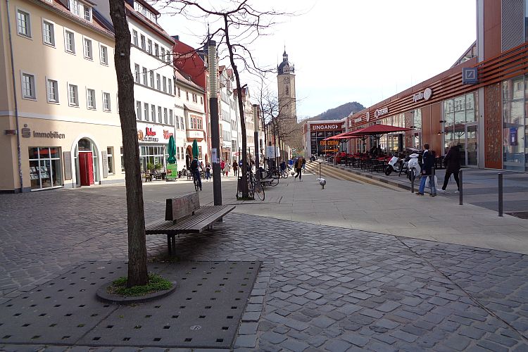 Jena: Baustelle Johannisstraße zieht vor Waffelstübchen und Bike&SNow