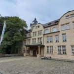 FSU Hauptgebäude Uni Jena Eingang Ukrainie TNetzbandt www.thib24.de 750