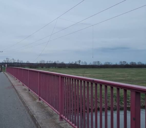 Schallenburg: Starkstrom-Kabel an Brücke verankert