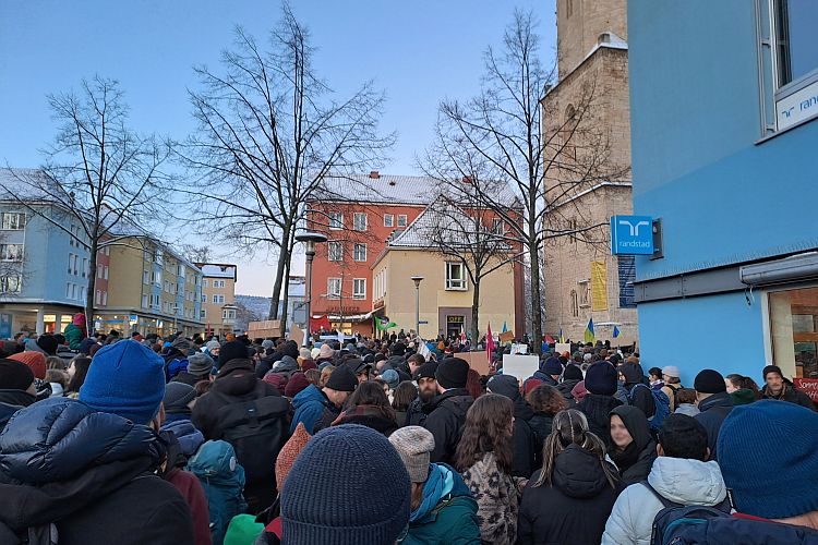 Jena: Stadtgesellschaft demonstriert für Demokratie