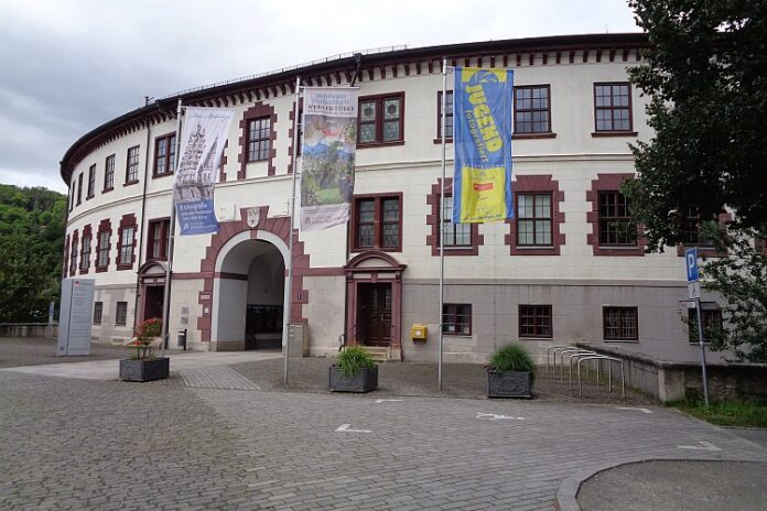 Meiningen Elisabethenburg Stadtverwaltung TNetzbandt www.thib24.de 750