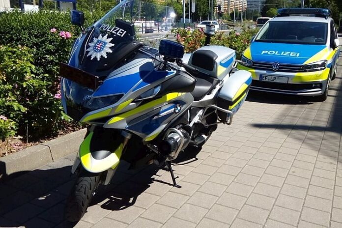 polizei th motorrad polizwifahrzeug auto thib24.de 750